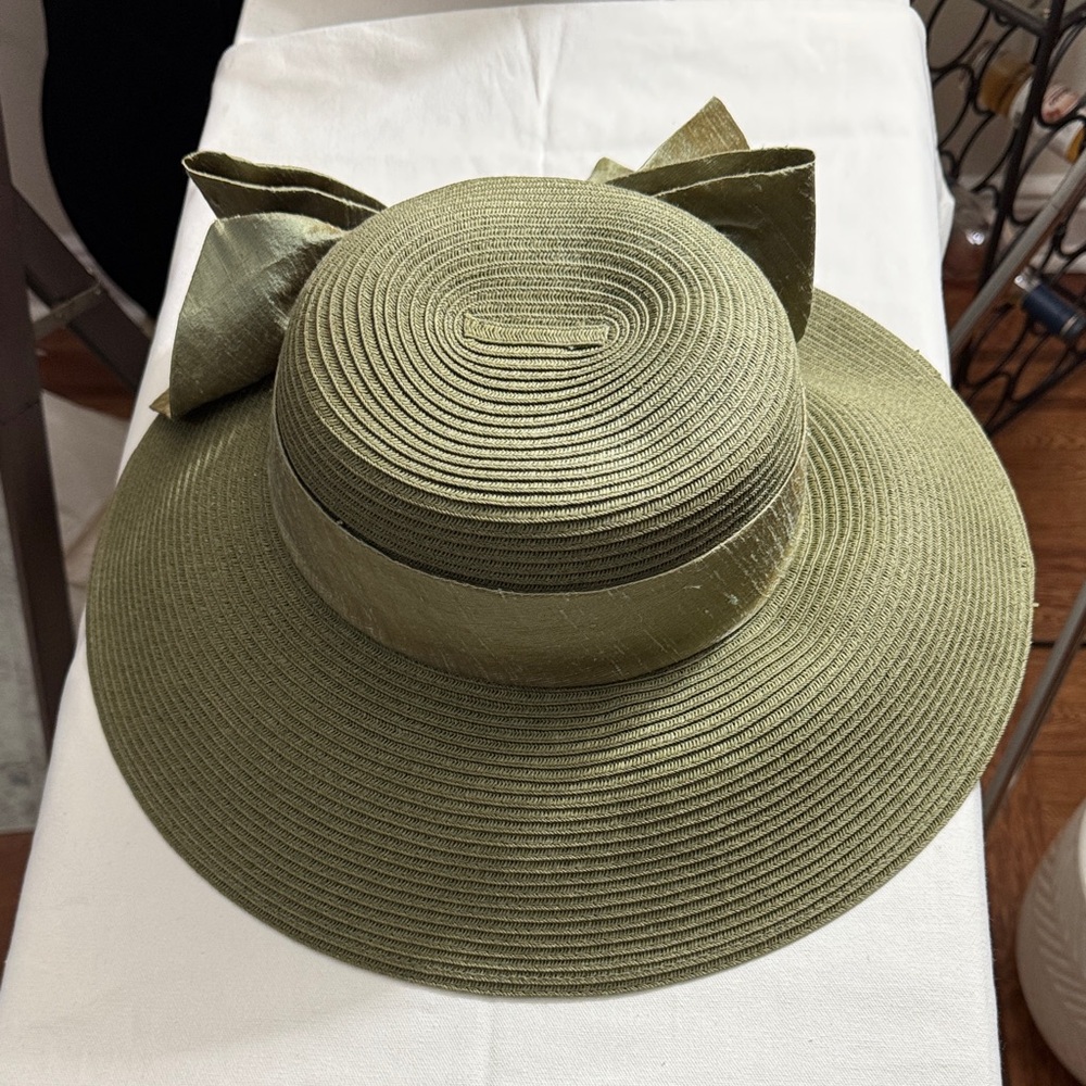 Elegant Olive Green Women's Sun Hat